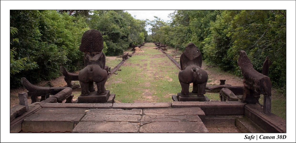 2006 - 07 - Temple angkor - Bantea Samre 31